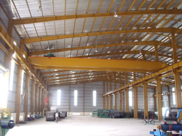 Thi công lắp đặt cầu trục, cổng trục, thang tải hàng